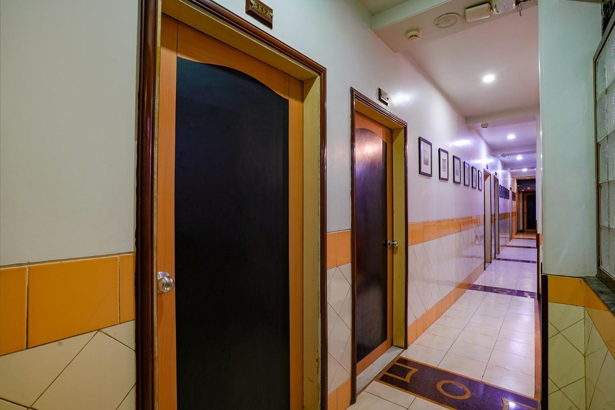 ホテル Fabexpress Manas Residency ムンバイ エクステリア 写真